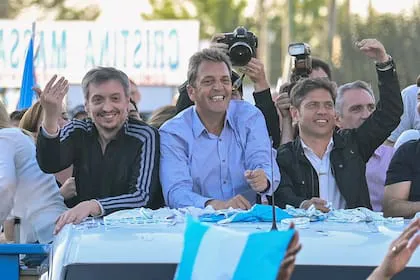 maximo-kirchner-sergio-massa-y-axel-kicillof-los-37GTCJC5YNEWDNPWOOO6GIS2NY