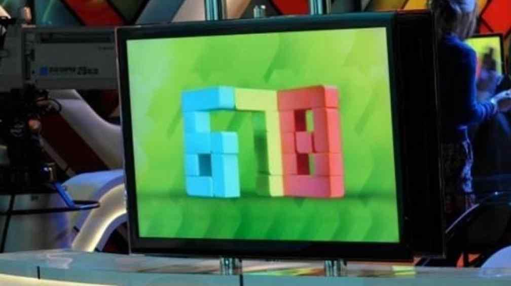 678